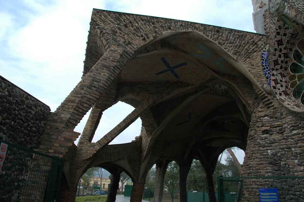 12 - Santa Coloma de Cervelló - Gaudí - cripta de la colonia Güell